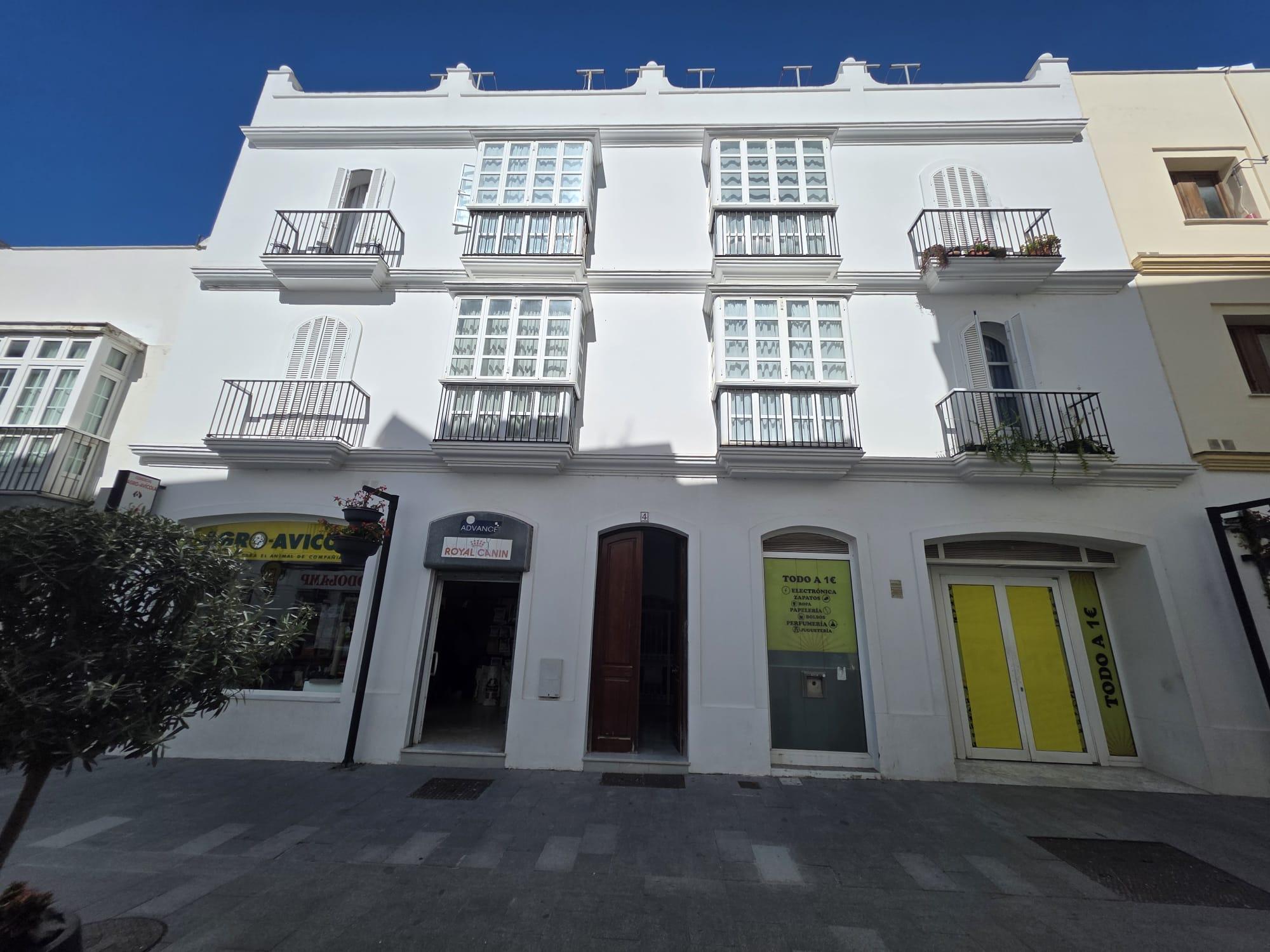 Imagen 1 Piso en venta en Chiclana De La Frontera / Situada en el centro de la ciudad  