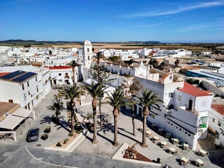 Imagen 17 Solar Urbano en venta en Conil De La Frontera / Situada cerca de las playas y puerto pesquero.