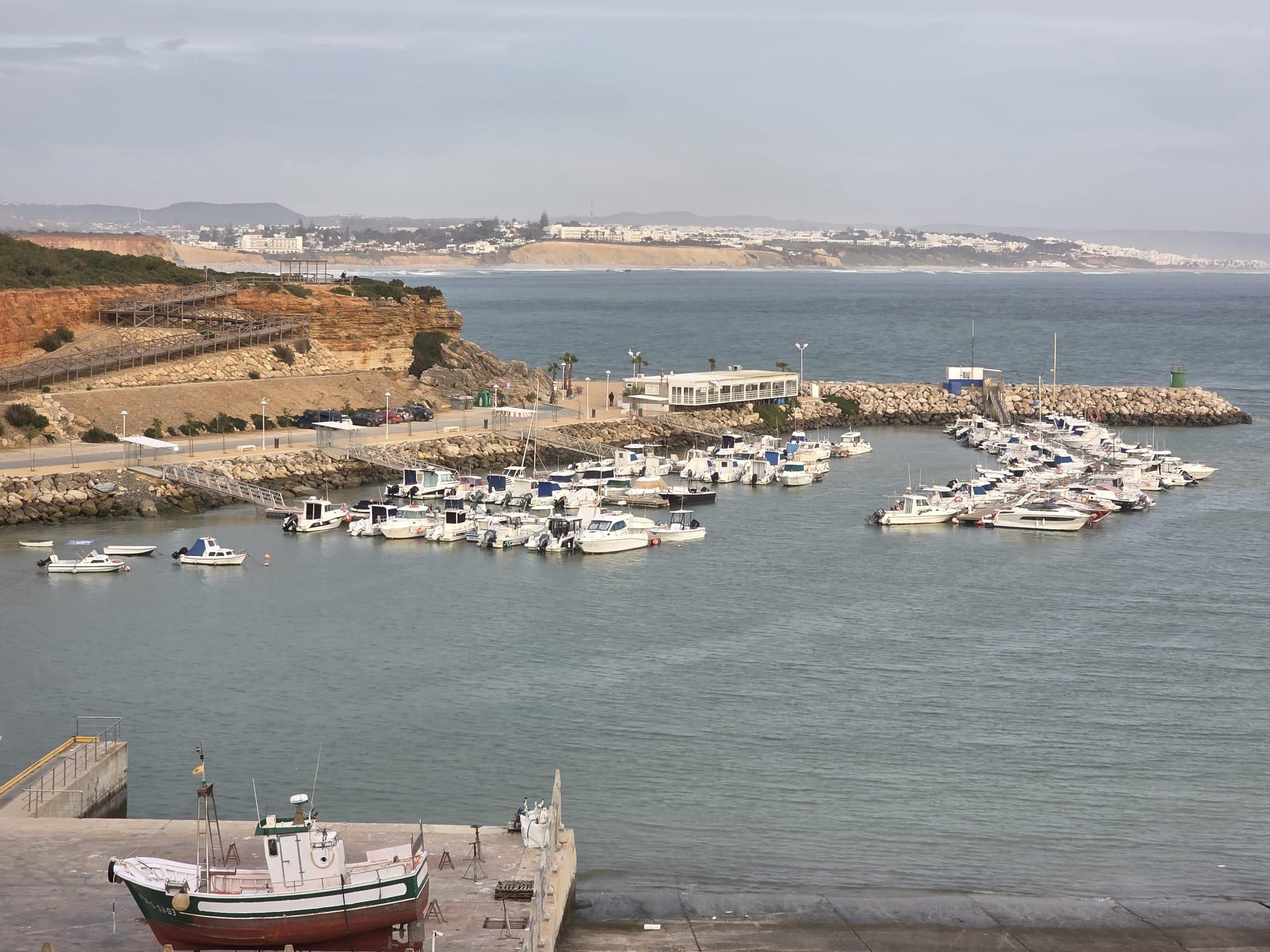 Imagen 12 Solar Urbano en venta en Conil De La Frontera / Situada cerca de las playas y puerto pesquero.