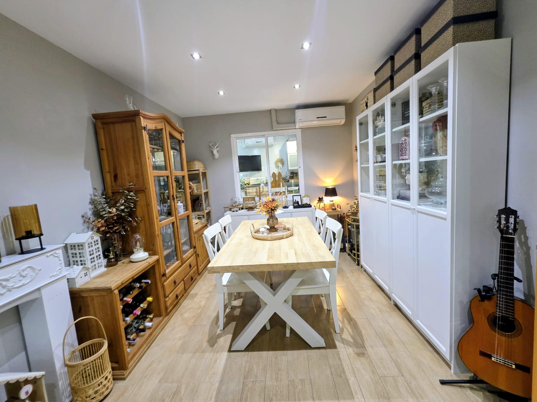 Imagen 7 Casa Adosada en venta en Puerto Real / Situada en puerto Real  zona de moda y bien comunicada.