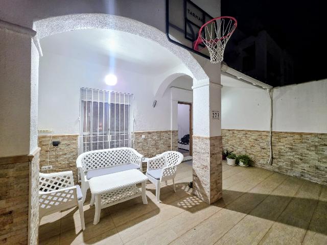 Imagen 16 Inmueble 301309 - Casa Adosada en venta en Puerto Real / Situada en puerto Real  zona de moda y bien comunicada.