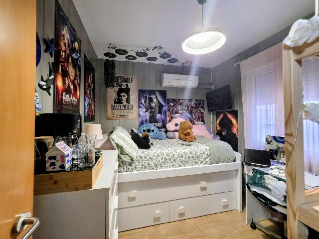 Imagen 18 Inmueble 301309 - Casa Adosada en venta en Puerto Real / Situada en puerto Real  zona de moda y bien comunicada.