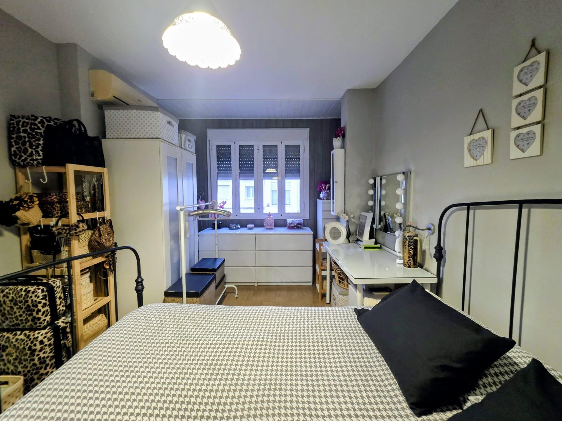 Imagen 2 Casa Adosada en venta en Puerto Real / Situada en puerto Real  zona de moda y bien comunicada.