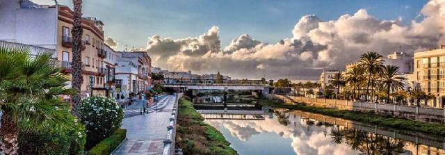 Imagen 2 Inmueble 301613 - Casa Adosada en venta en Chiclana De La Frontera / Situada en una zona en crecimiento bien...