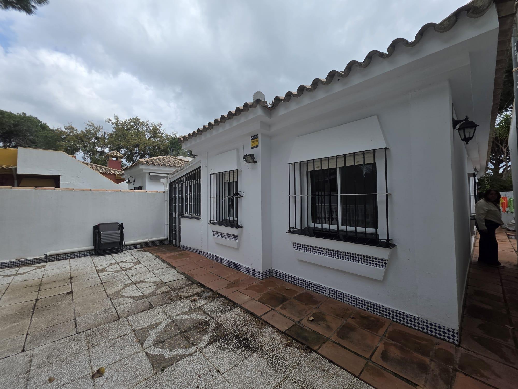 Imagen 3 Casa Adosada en venta en Chiclana De La Frontera / Sito en una de las zonas mas cotizadas ...
