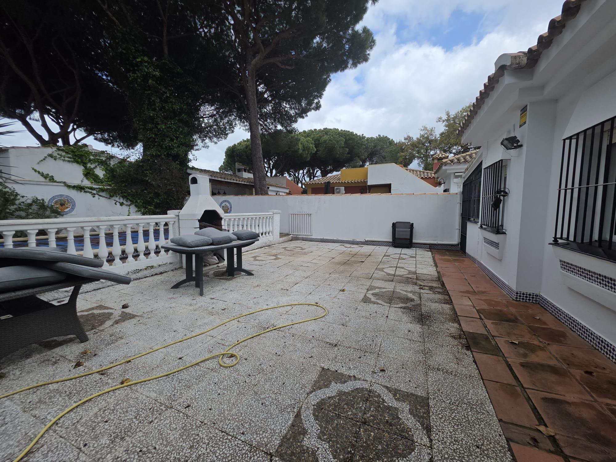 Imagen 4 Casa Adosada en venta en Chiclana De La Frontera / Sito en una de las zonas mas cotizadas ...