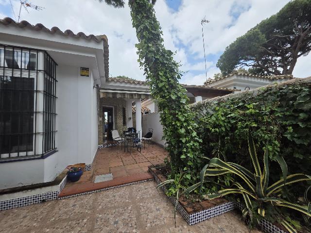 Imagen 5 Inmueble 302142 - Casa Adosada en venta en Chiclana De La Frontera / Sito en una de las zonas mas cotizadas ...