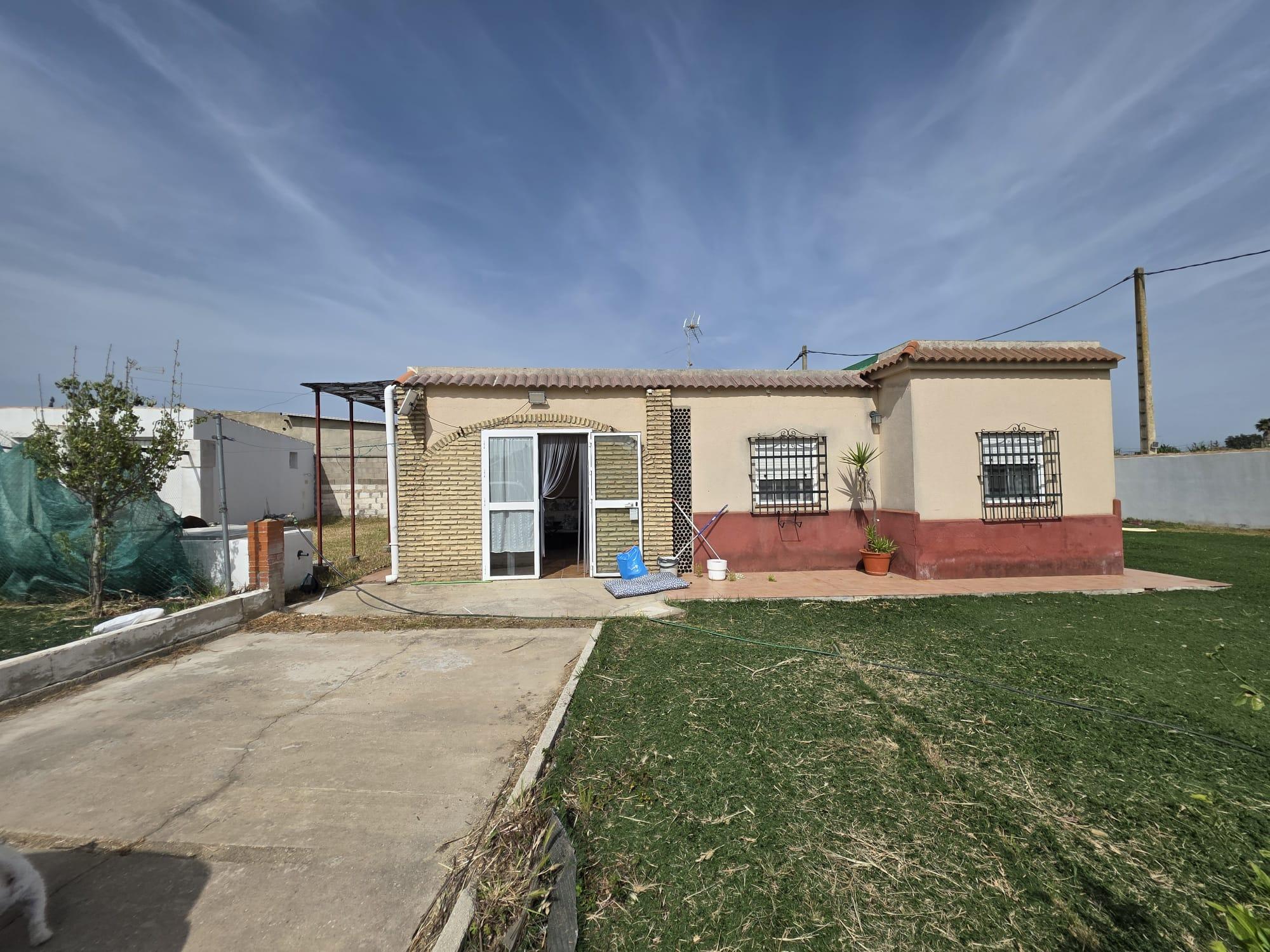 Imagen 9 Casa Rústica en venta en Chiclana De La Frontera / Situada en pago del humo proxima a vent...