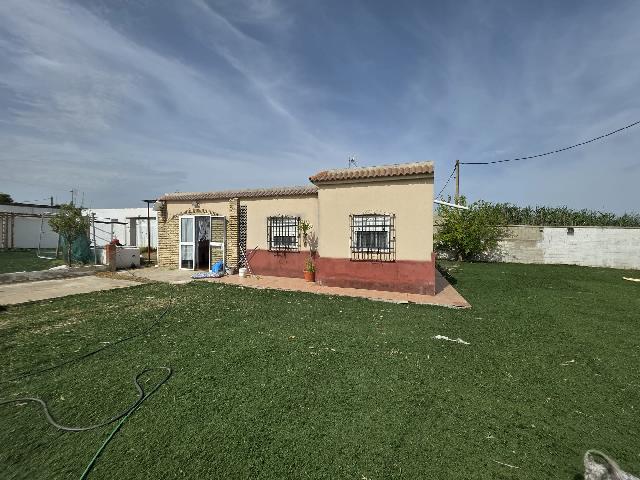 Imagen 10 Inmueble 302243 - Casa Rústica en venta en Chiclana De La Frontera / Situada en pago del humo proxima a vent...