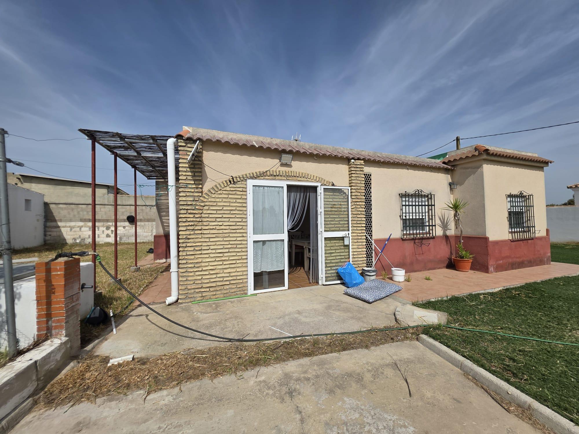 Imagen 8 Casa Rústica en venta en Chiclana De La Frontera / Situada en pago del humo proxima a vent...