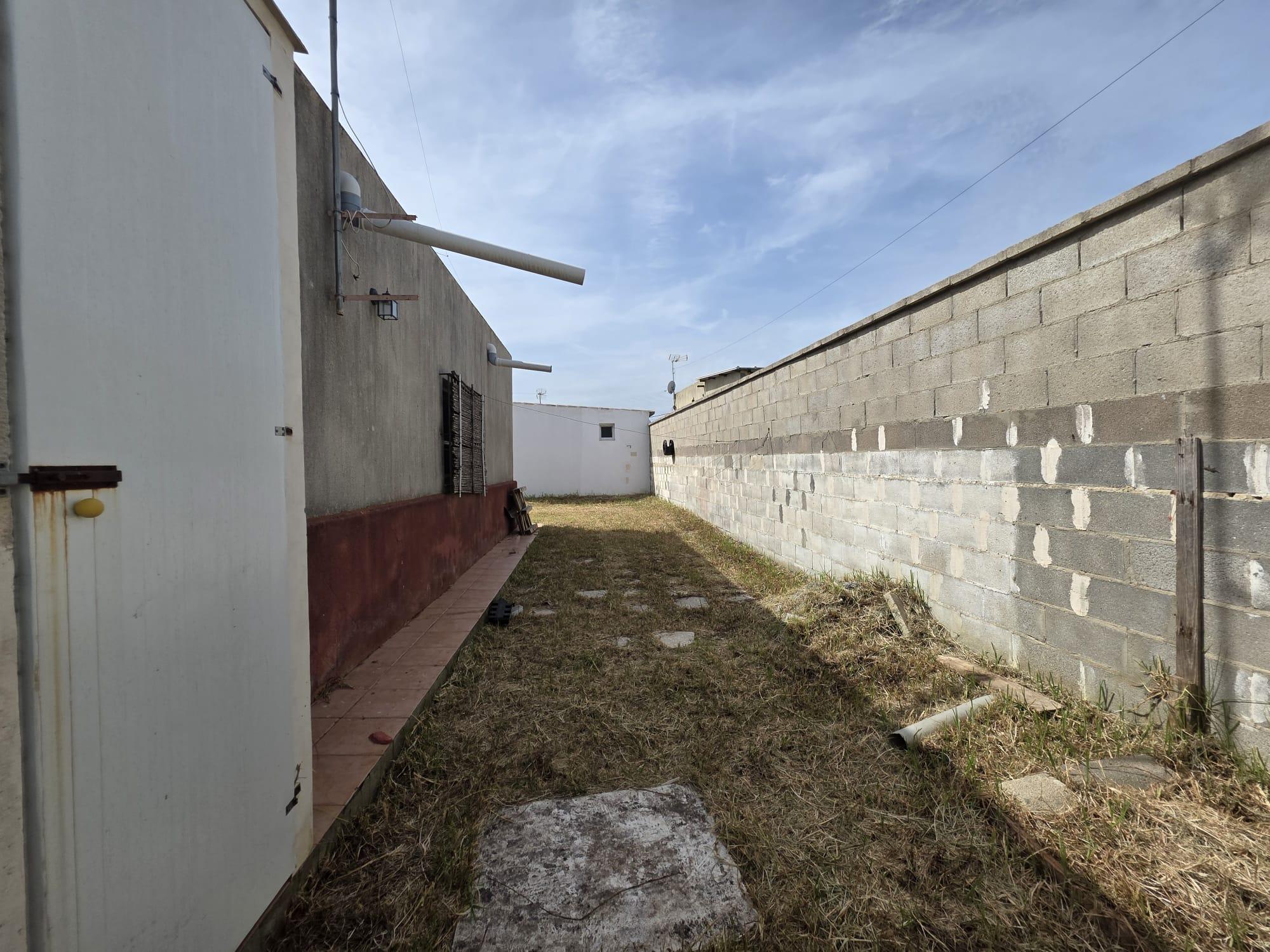 Imagen 25 Casa Rústica en venta en Chiclana De La Frontera / Situada en pago del humo proxima a vent...