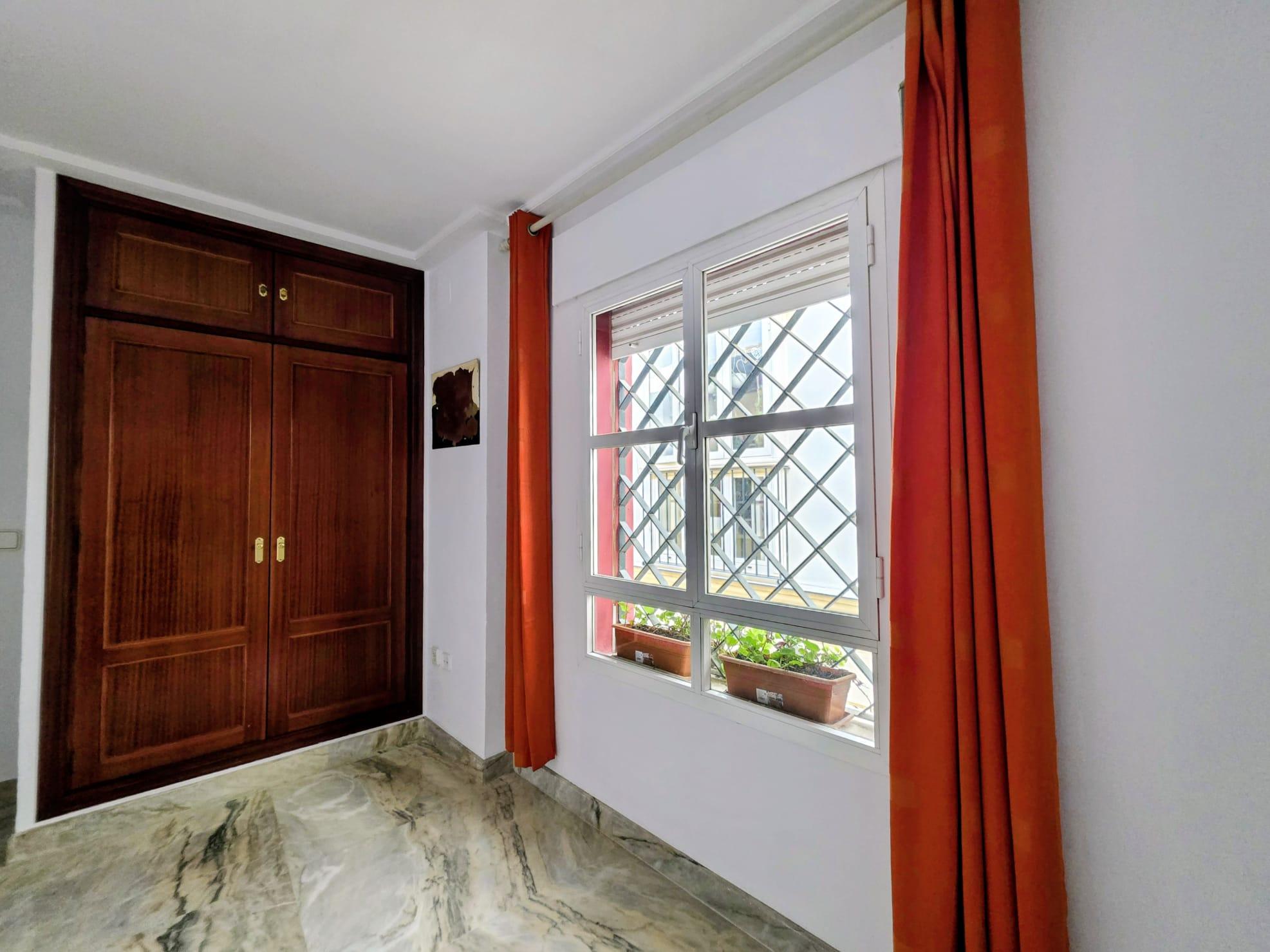 Imagen 32 Casa Pareada en venta en Chiclana De La Frontera /  Apocos metros del puente ntra. sra. de...
