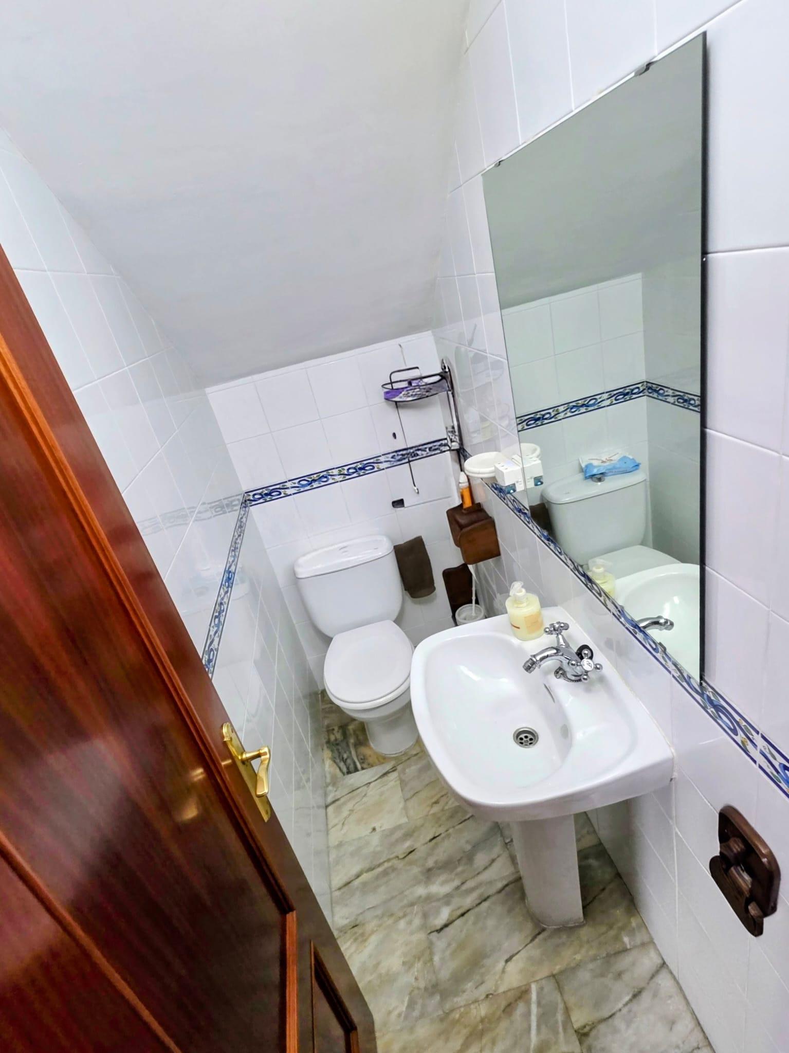 Imagen 18 Casa Pareada en venta en Chiclana De La Frontera /  Apocos metros del puente ntra. sra. de...