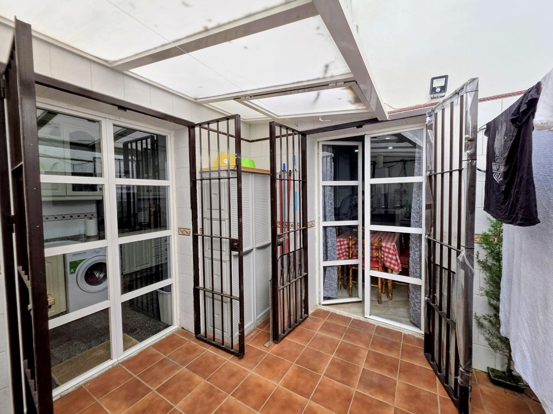 Imagen 36 Casa Pareada en venta en Chiclana De La Frontera /  Apocos metros del puente ntra. sra. de...