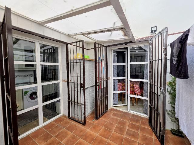 Imagen 36 Inmueble 302483 - Casa Pareada en venta en Chiclana De La Frontera /  Apocos metros del puente ntra. sra. de...