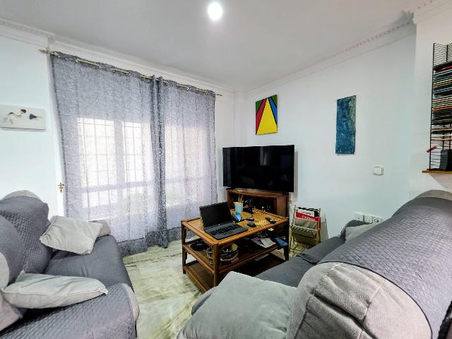 Imagen 9 Inmueble 302483 - Casa Pareada en venta en Chiclana De La Frontera /  Apocos metros del puente ntra. sra. de...