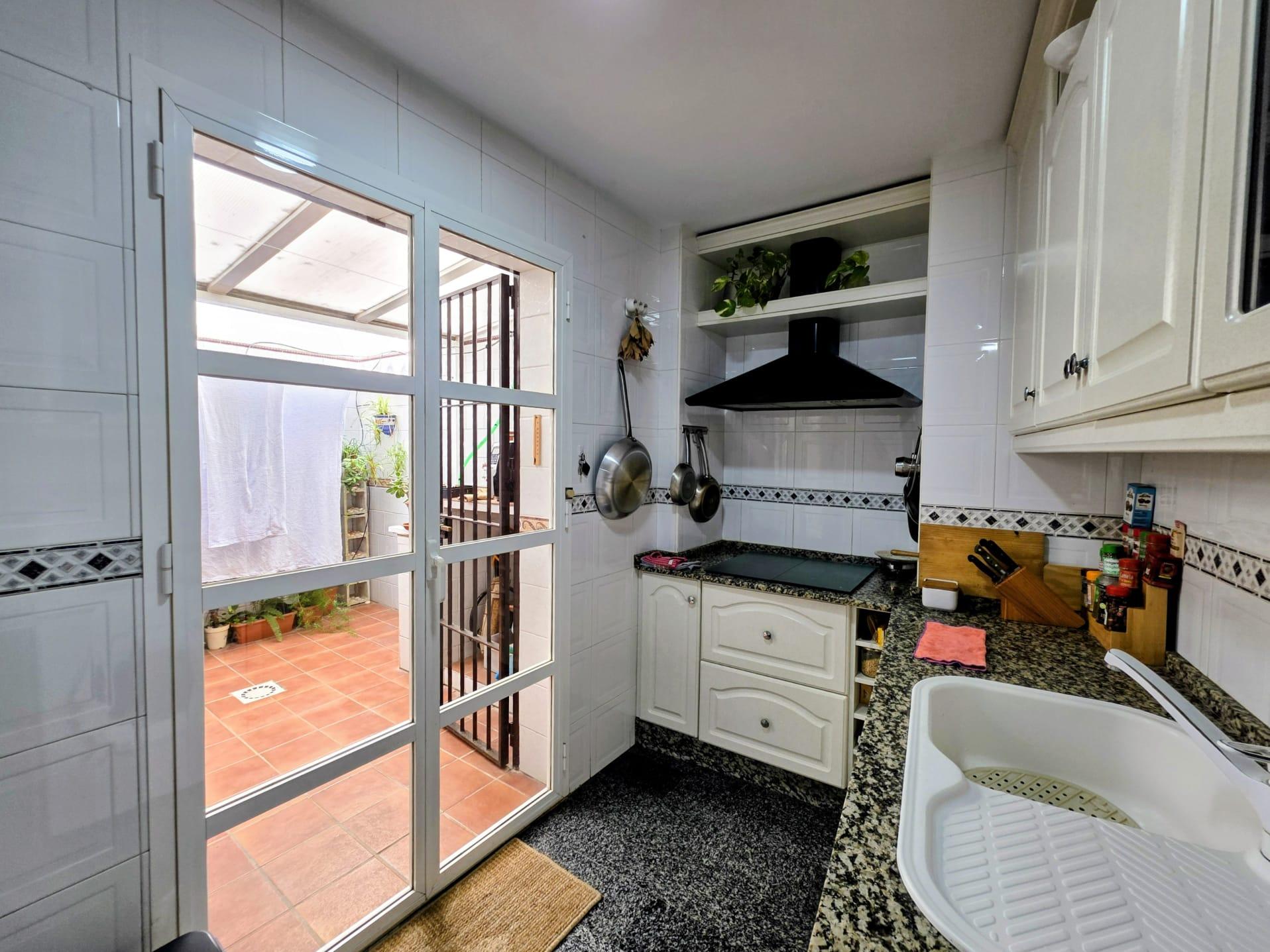 Imagen 16 Casa Pareada en venta en Chiclana De La Frontera /  Apocos metros del puente ntra. sra. de...