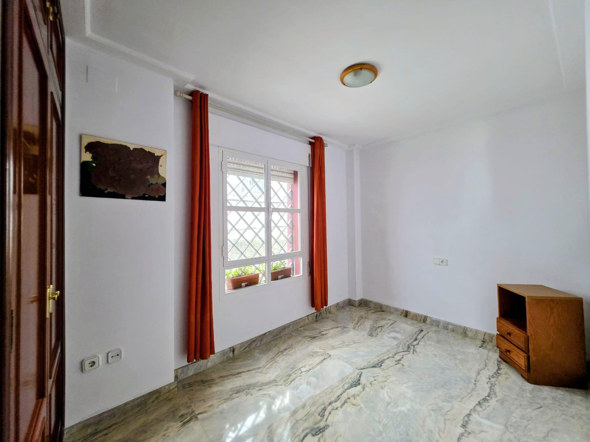Imagen 31 Casa Pareada en venta en Chiclana De La Frontera /  Apocos metros del puente ntra. sra. de...