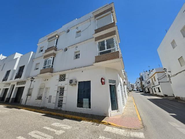 Imagen 1 Inmueble 302626 - Apartamento en venta en Conil De La Frontera /  Zona preferida por los conileños  cerca de...