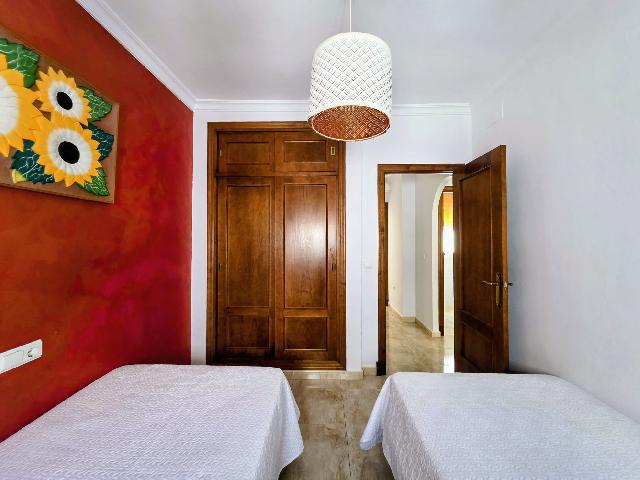 Imagen 36 Inmueble 302626 - Apartamento en venta en Conil De La Frontera /  Zona preferida por los conileños  cerca de...