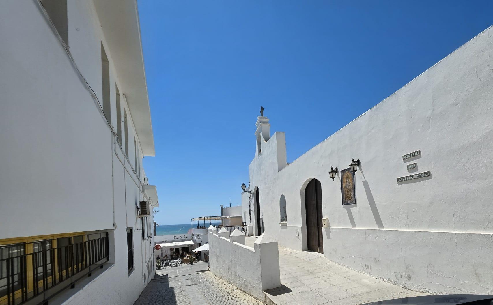 Imagen 10 Apartamento en venta en Conil De La Frontera /  Zona preferida por los conileños  cerca de...