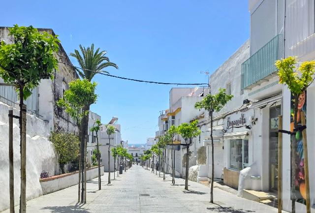 Imagen 16 Inmueble 302626 - Apartamento en venta en Conil De La Frontera /  Zona preferida por los conileños  cerca de...
