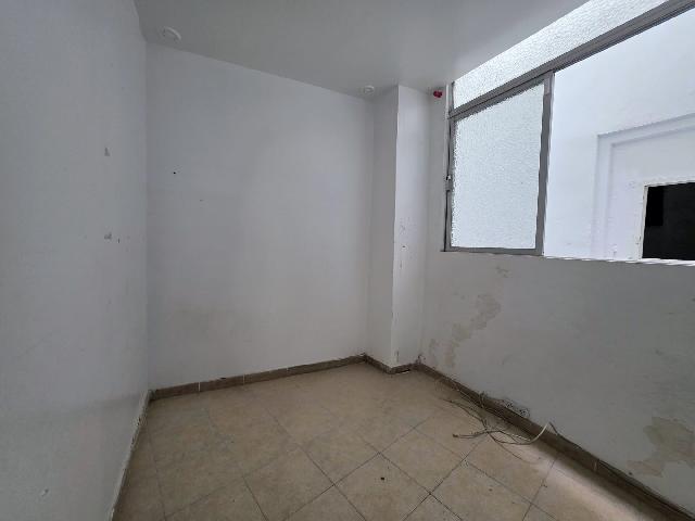 Imagen 13 Inmueble 302835 - Apartamento en venta en Cádiz / Apartamento centrico  cerca de la plaza las flores.