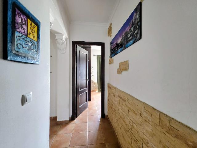 Imagen 4 Inmueble 302842 - Casa Aislada en venta en Chiclana De La Frontera / Situada en una zona residencial  tranquila  