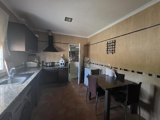 Imagen 9 Inmueble 302842 - Casa Aislada en venta en Chiclana De La Frontera / Situada en una zona residencial  tranquila  