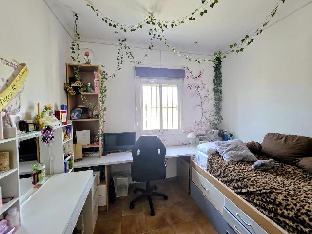 Imagen 16 Inmueble 302842 - Casa Aislada en venta en Chiclana De La Frontera / Situada en una zona residencial  tranquila  