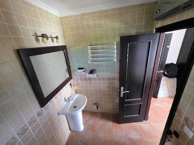 Imagen 13 Inmueble 302842 - Casa Aislada en venta en Chiclana De La Frontera / Situada en una zona residencial  tranquila  