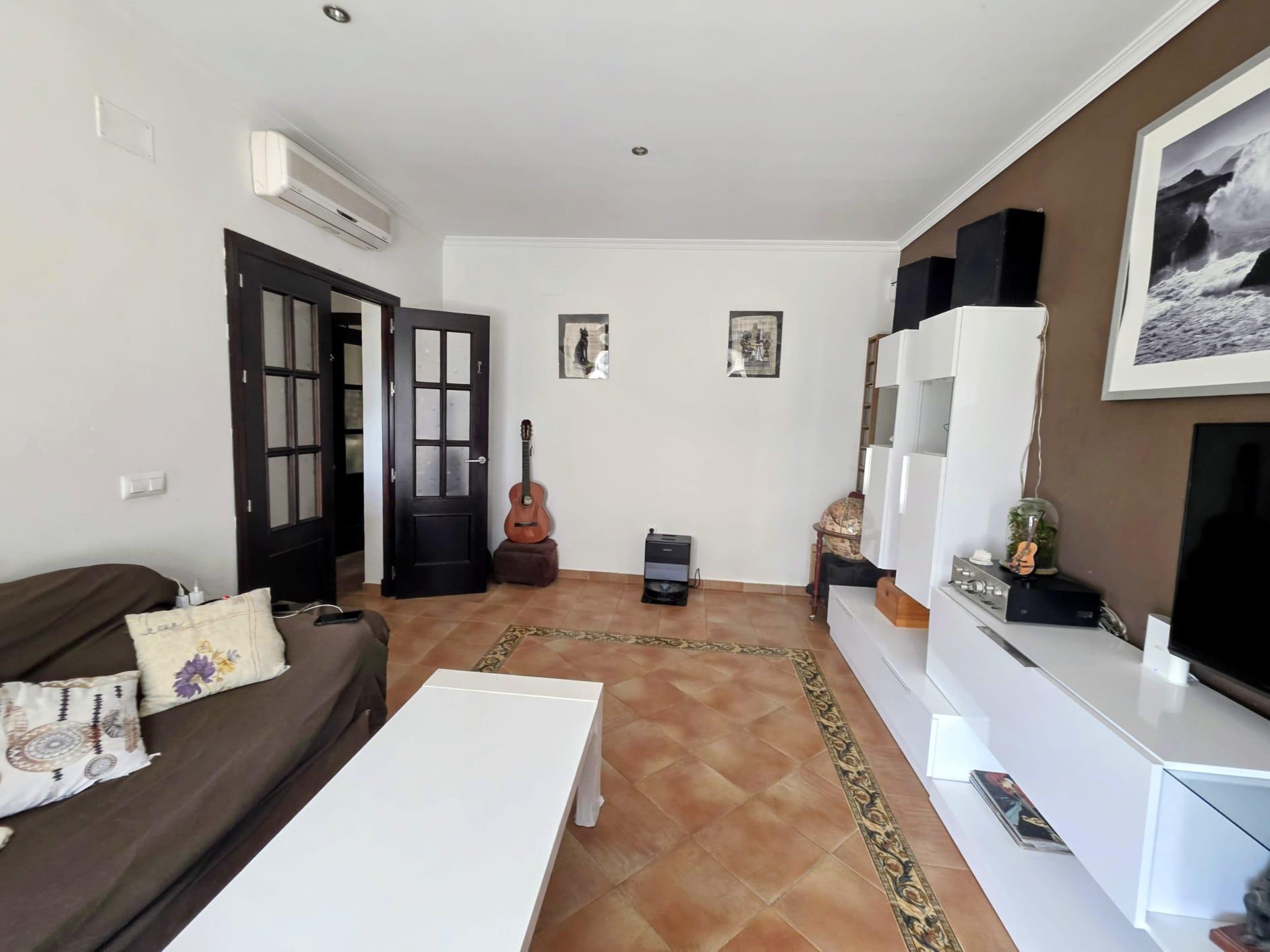 Imagen 5 Casa Aislada en venta en Chiclana De La Frontera / Situada en una zona residencial  tranquila  