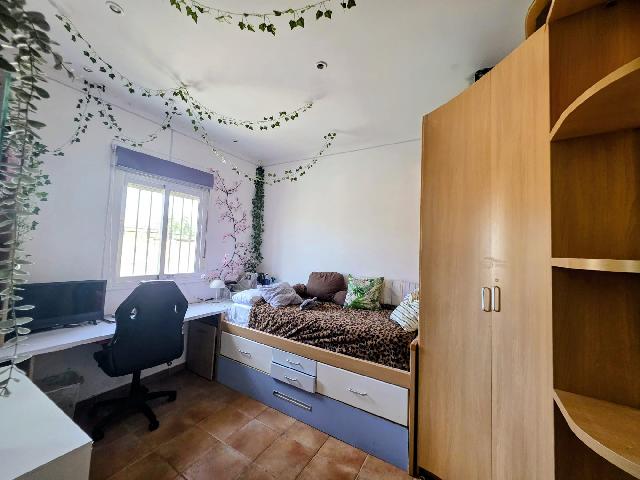 Imagen 18 Inmueble 302842 - Casa Aislada en venta en Chiclana De La Frontera / Situada en una zona residencial  tranquila  