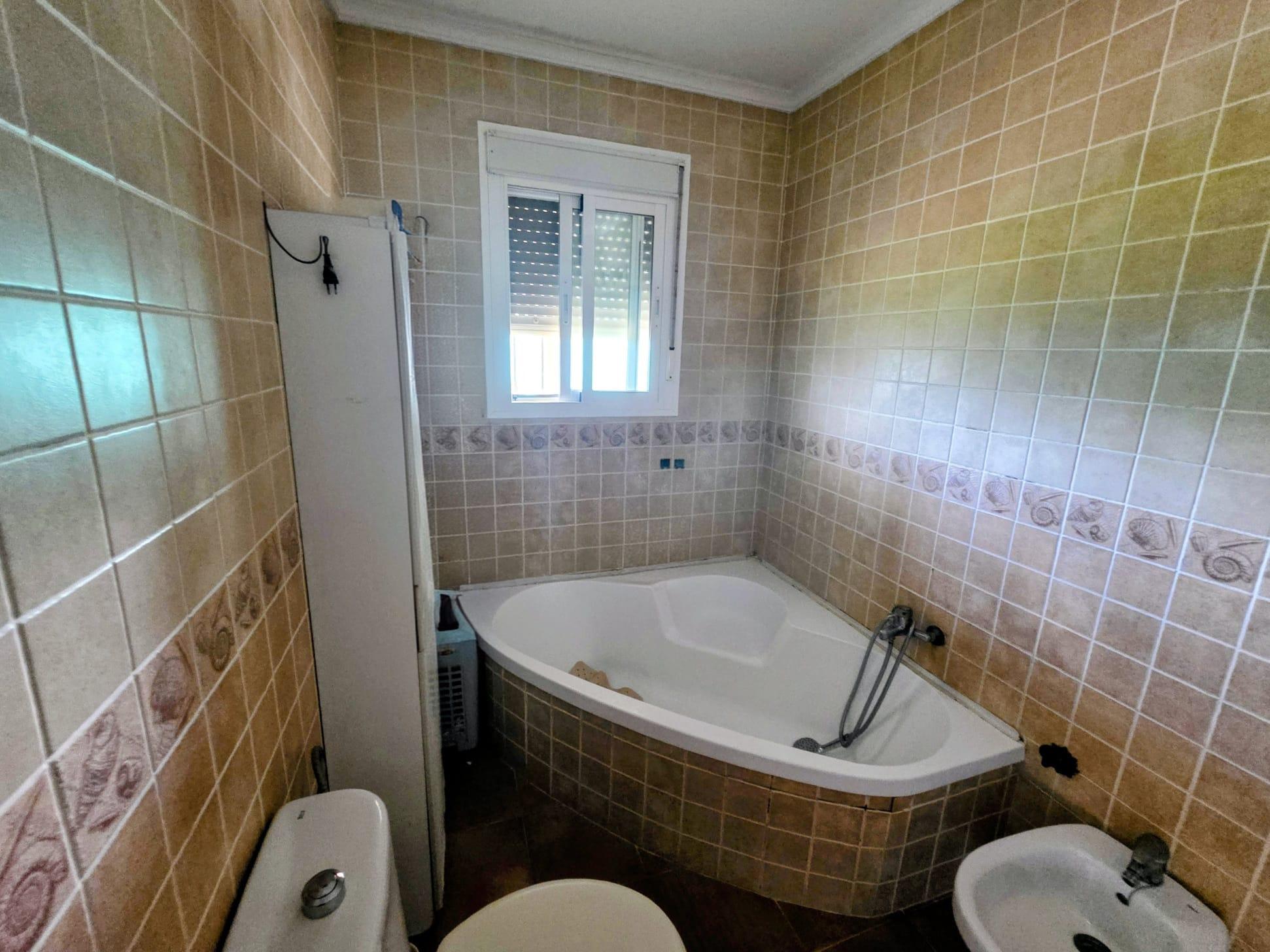 Imagen 14 Casa Aislada en venta en Chiclana De La Frontera / Situada en una zona residencial  tranquila  