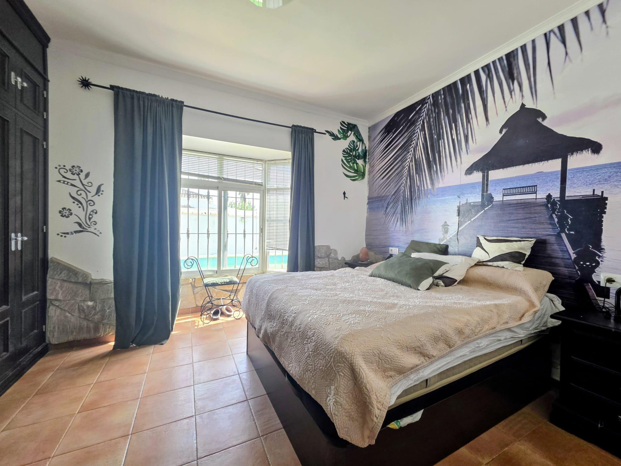 Imagen 19 Casa Aislada en venta en Chiclana De La Frontera / Situada en una zona residencial  tranquila  