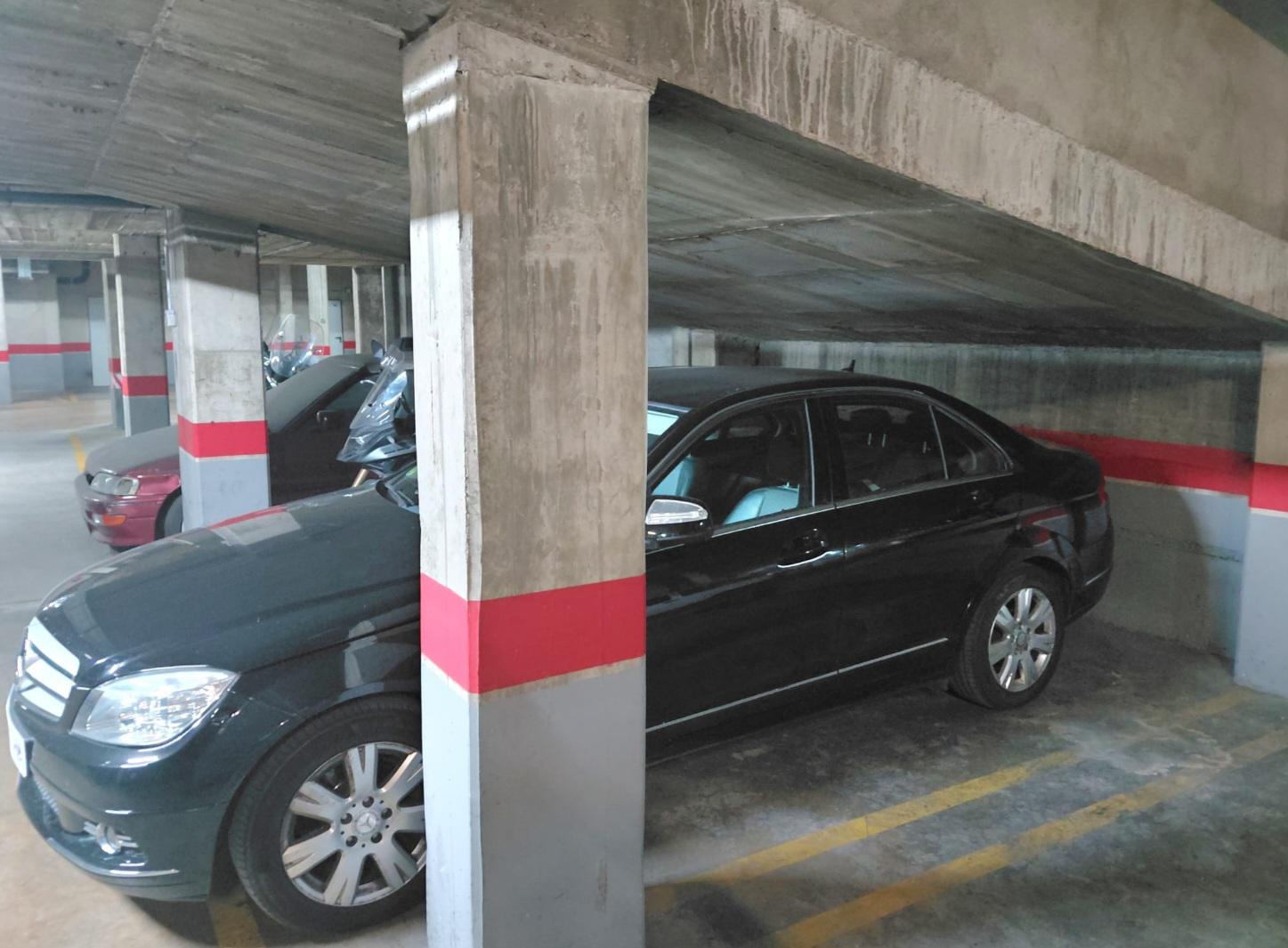 Imagen 3 Parking Coche en venta en Badalona / A 50 metros de la playa de Badalona