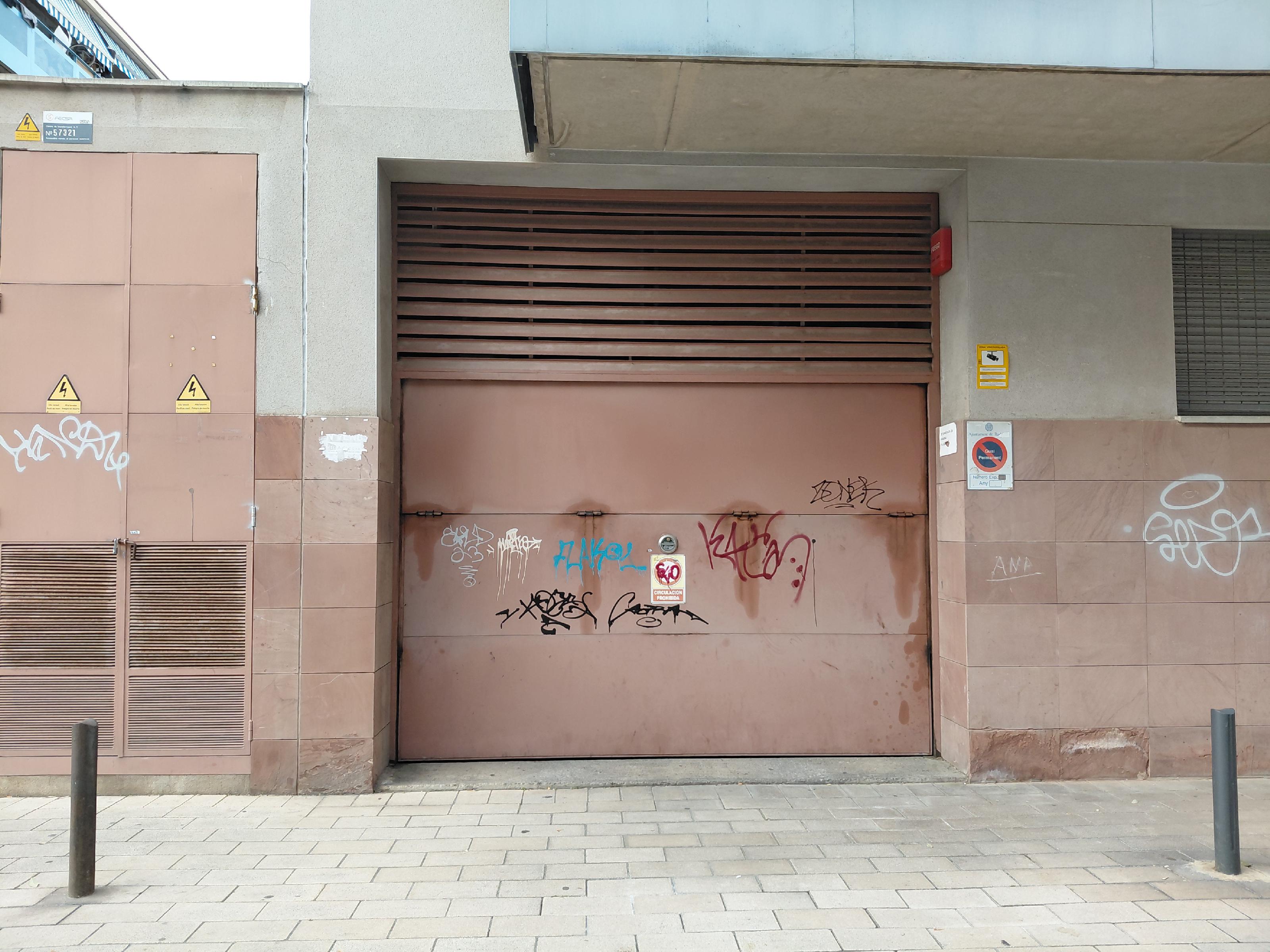 Imagen 2 Parking Coche en venta en Badalona / A 50 metros de la playa de Badalona