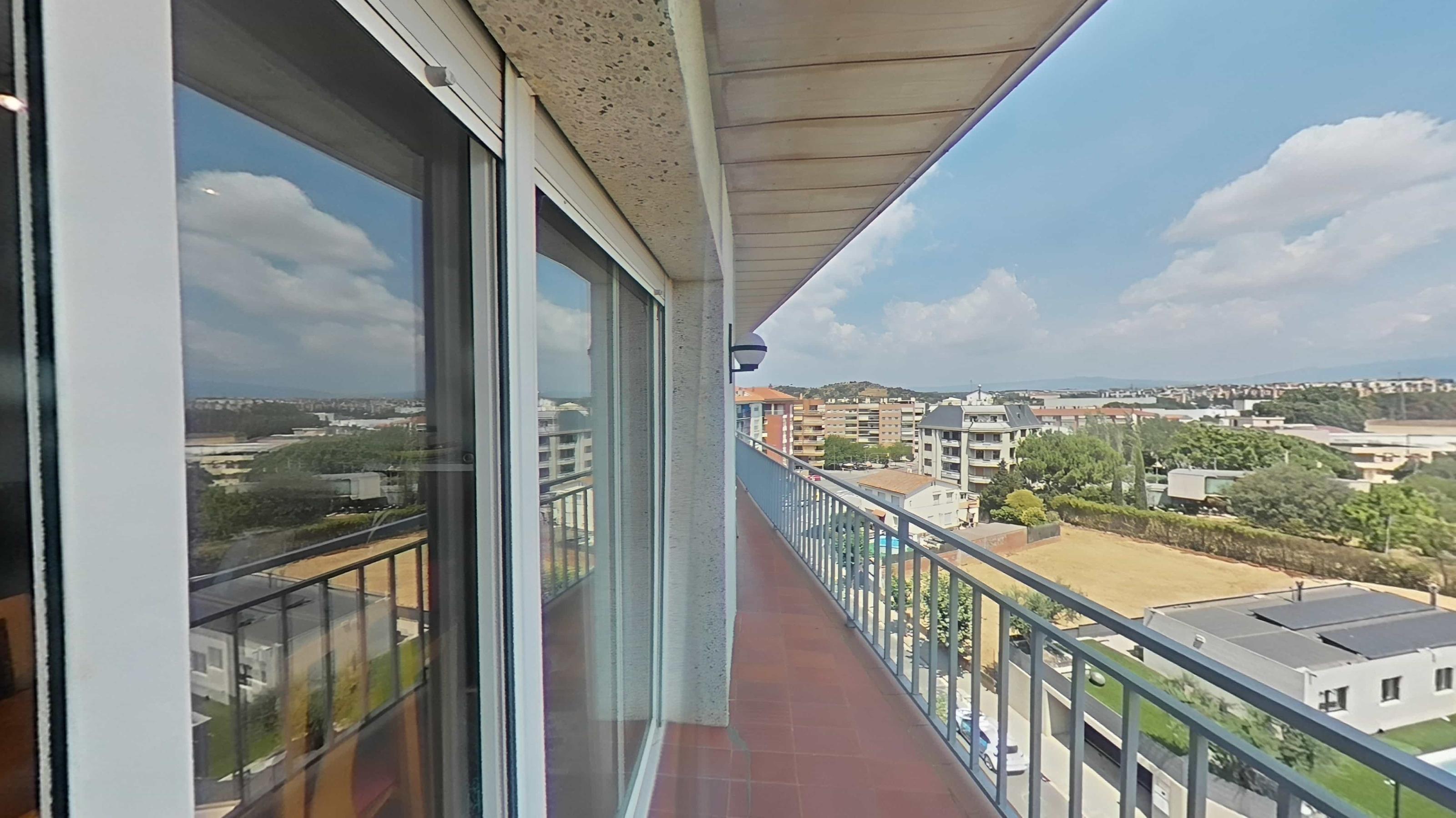 Imagen 21 Piso en venta en Montornès Del Vallès / Piso en la sexta planta en el  centro de Montornes 