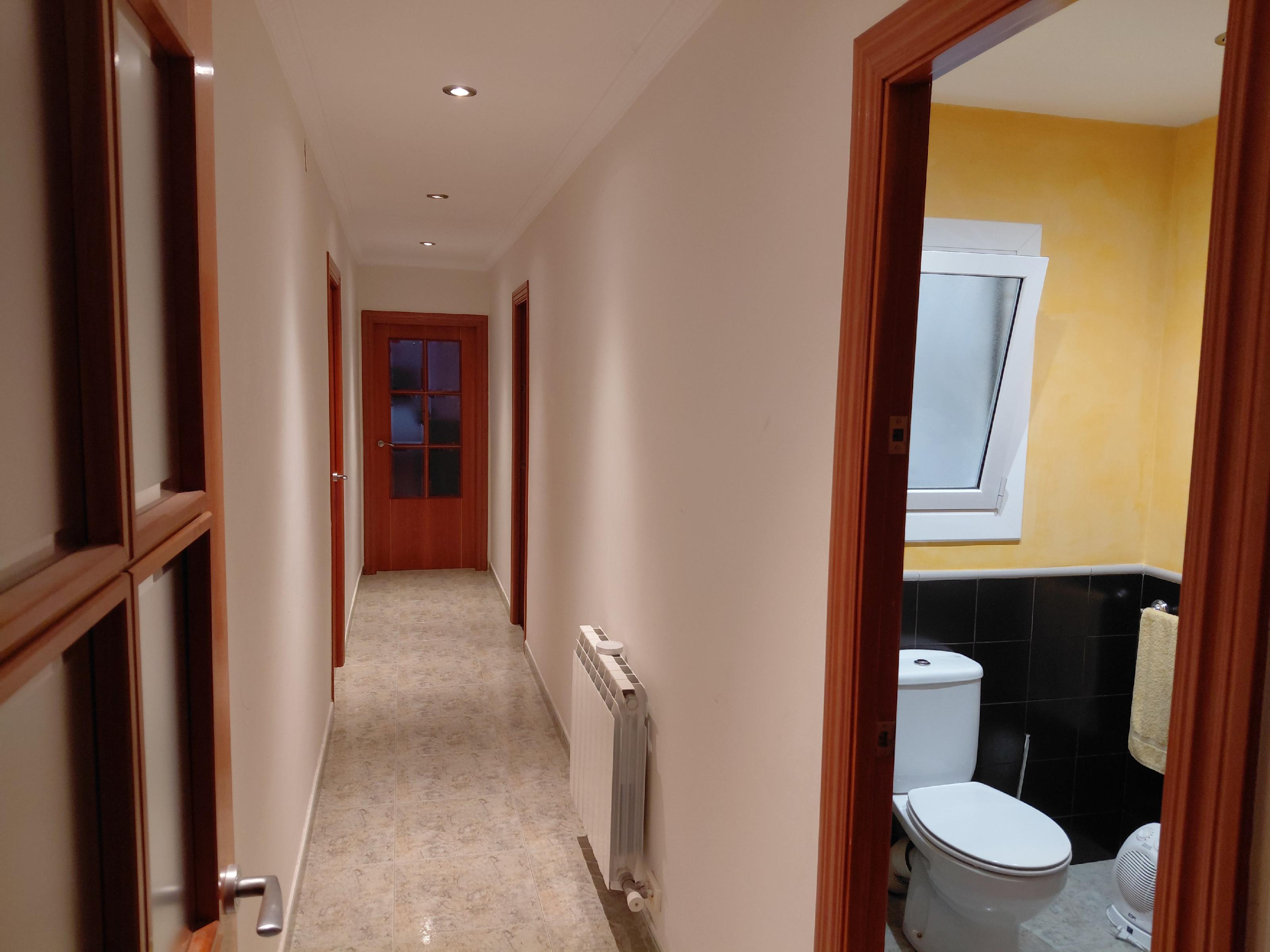 Imagen 10 Piso en venta en Montornès Del Vallès / Piso en la sexta planta en el  centro de Montornes 
