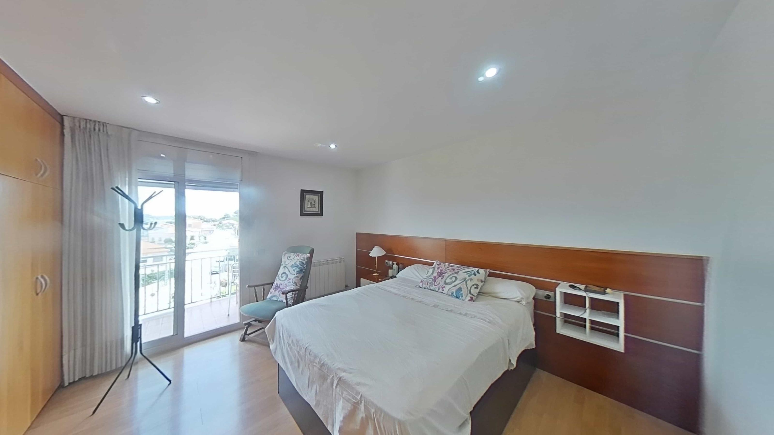 Imagen 12 Piso en venta en Montornès Del Vallès / Piso en la sexta planta en el  centro de Montornes 