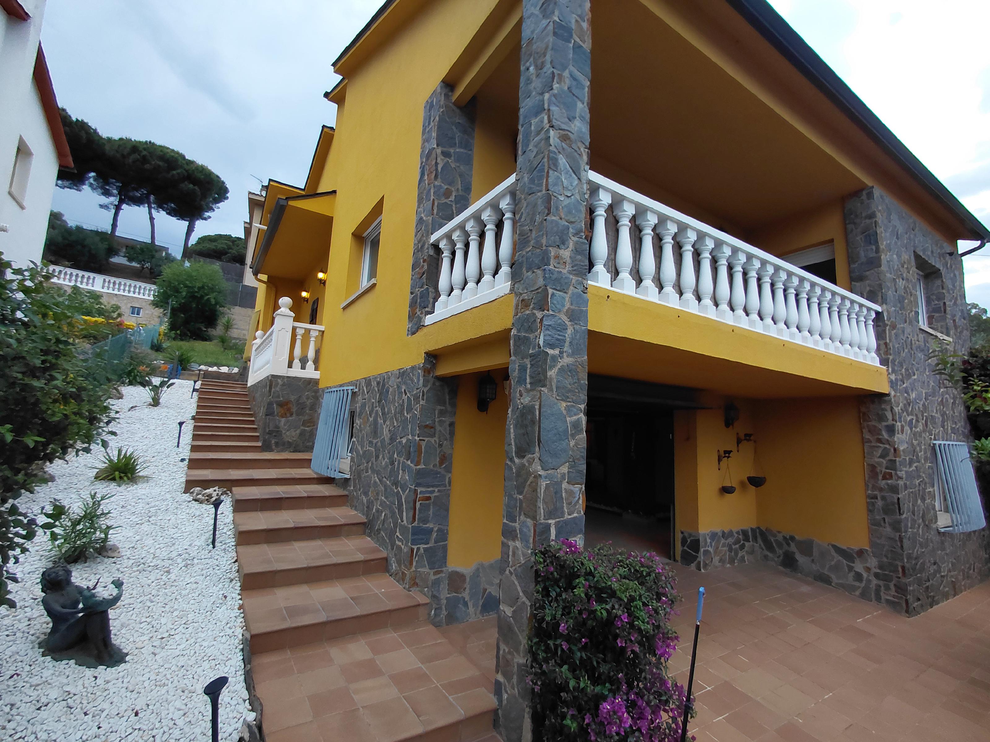 Imagen 2 Casa Aislada en venta en Sant Fost De Campsentelles / Preciosa casa a 20 m. de Barcelona y...