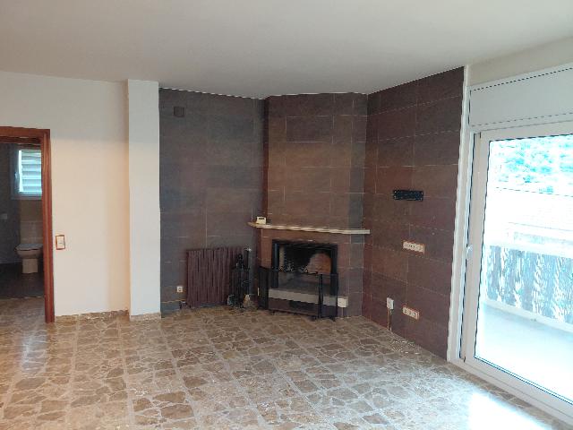 Imagen 4 Inmueble 302839 - Casa Aislada en venta en Sant Fost De Campsentelles / Preciosa casa a 20 m. de Barcelona y...