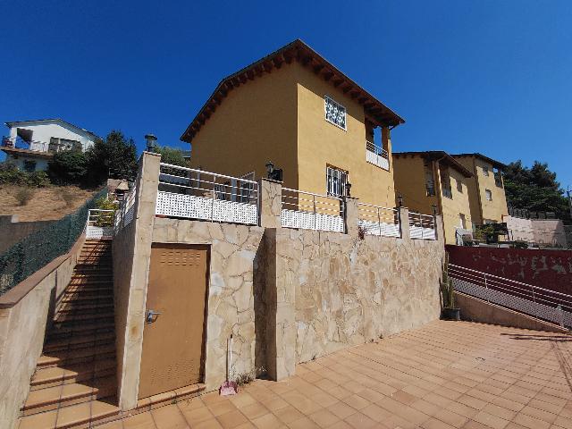 Imagen 1 Inmueble 304343 - Casa Aislada en venta en Sant Pere De Vilamajor / Casa en Sant Pere de Vilamajor, zona muy...
