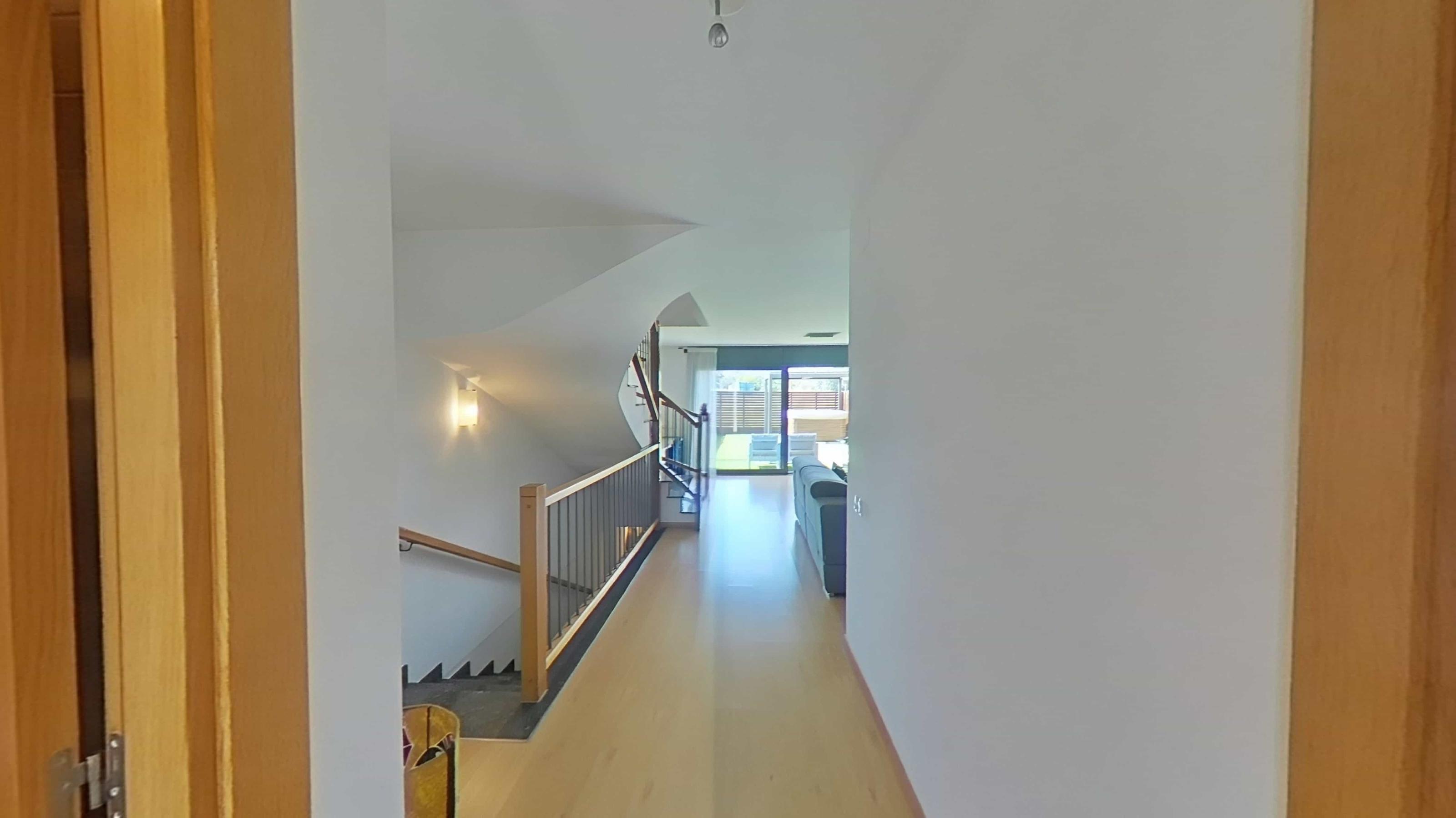 Imagen 19 Casa Pareada en venta en Gualba / Casa luminosa con jardín y vistas al Montseny en Gualba 