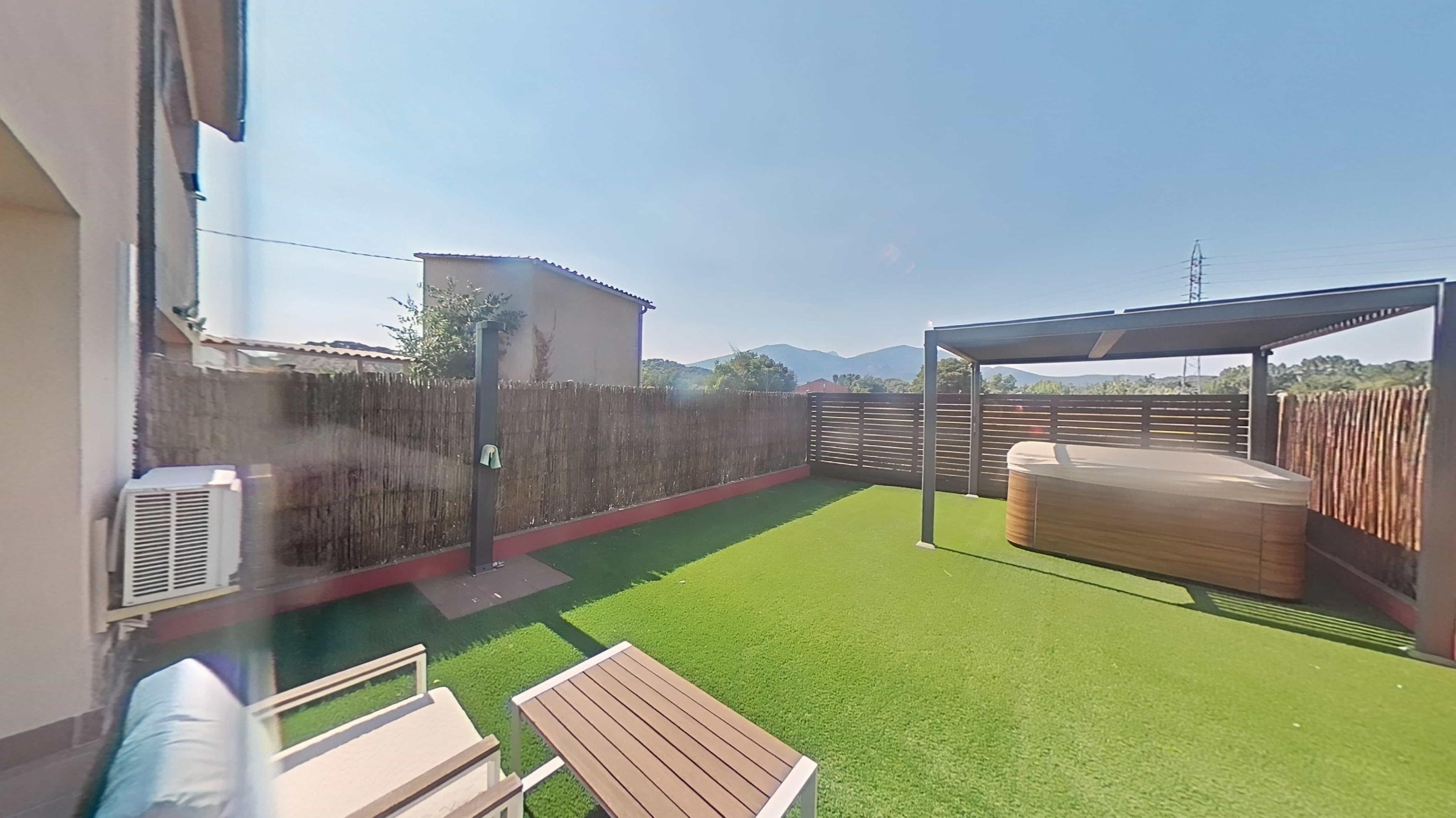 Imagen 12 Casa Pareada en venta en Gualba / Casa luminosa con jardín y vistas al Montseny en Gualba 