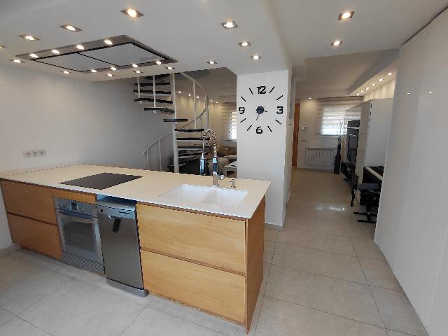 Imagen 1 Inmueble 305914 - Piso en venta en Montornès Del Vallès / Duplex en el centro de Montornes del Valles
