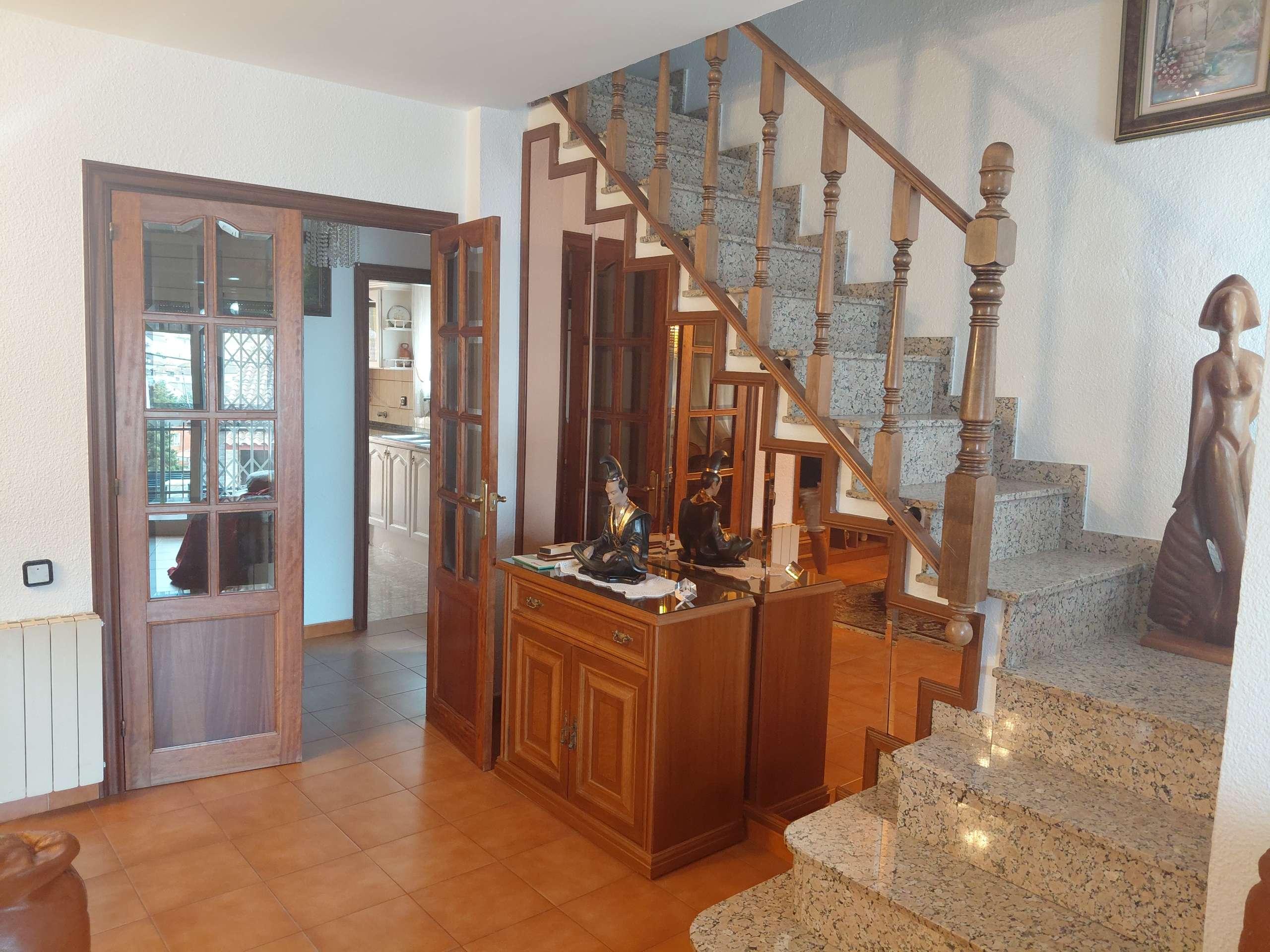 Imagen 15 Casa en venta en Sant Fost De Campsentelles / Gran casa con piscina a 10 min. de Badalona
