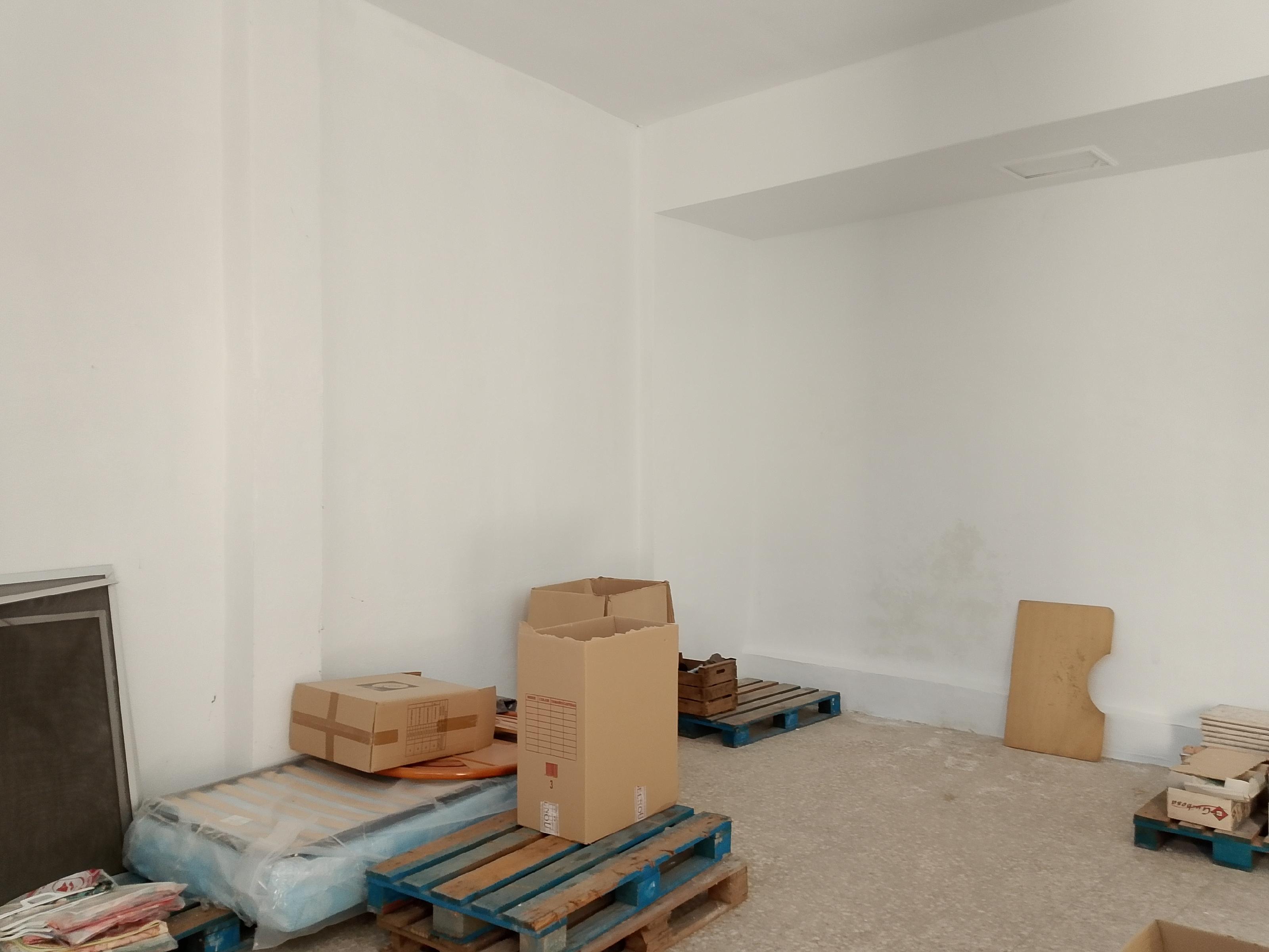 Imagen 2 Local Comercial en venta en Alcora L´ /   Espacio suficiente para cuatro coches ,  en  e...