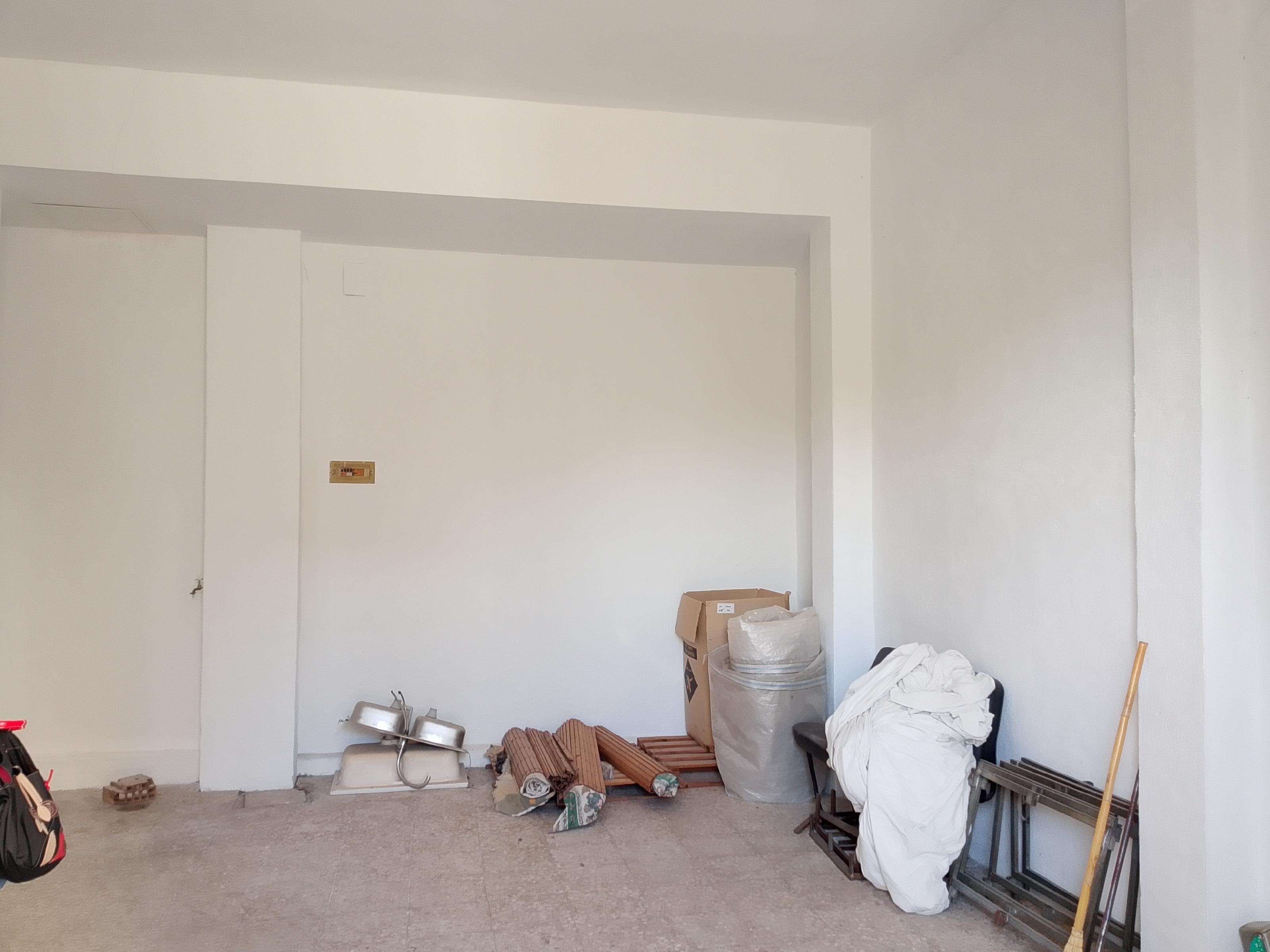 Imagen 6 Local Comercial en venta en Alcora L´ /   Espacio suficiente para cuatro coches ,  en  e...