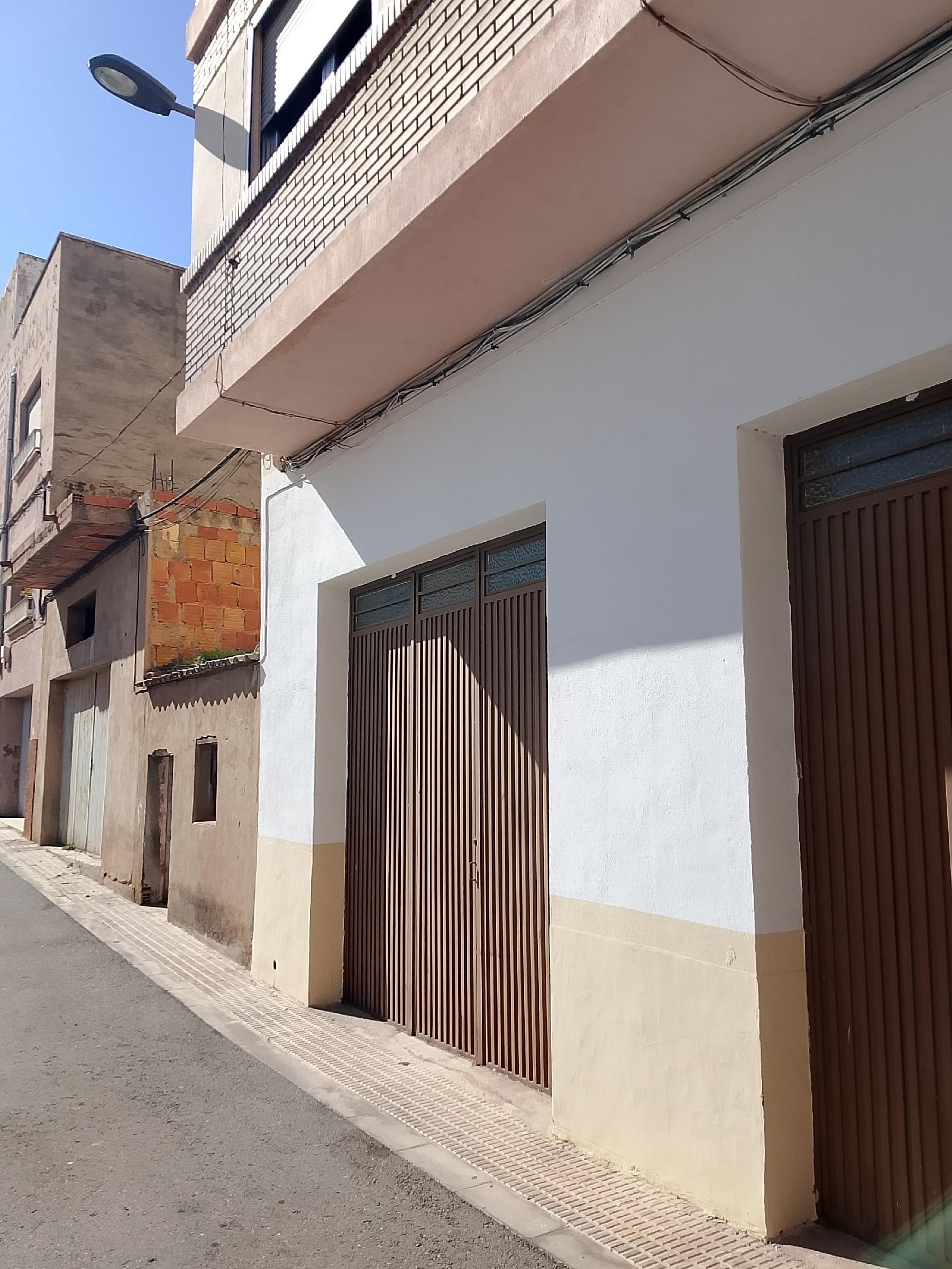 Imagen 8 Local Comercial en venta en Alcora L´ /   Espacio suficiente para cuatro coches ,  en  e...